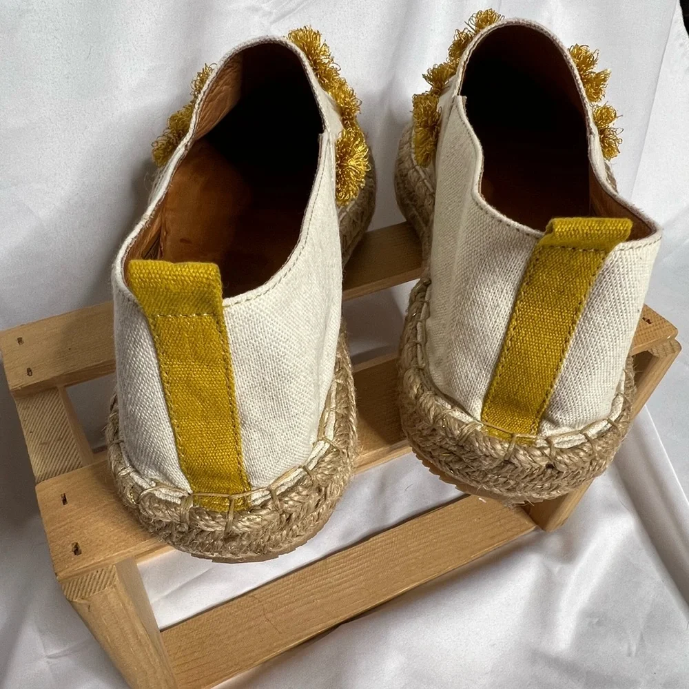 Silvia Cobis Soil Mocasines Leather Flat Espadrilles Women’s Cream/Gold Pom Poms